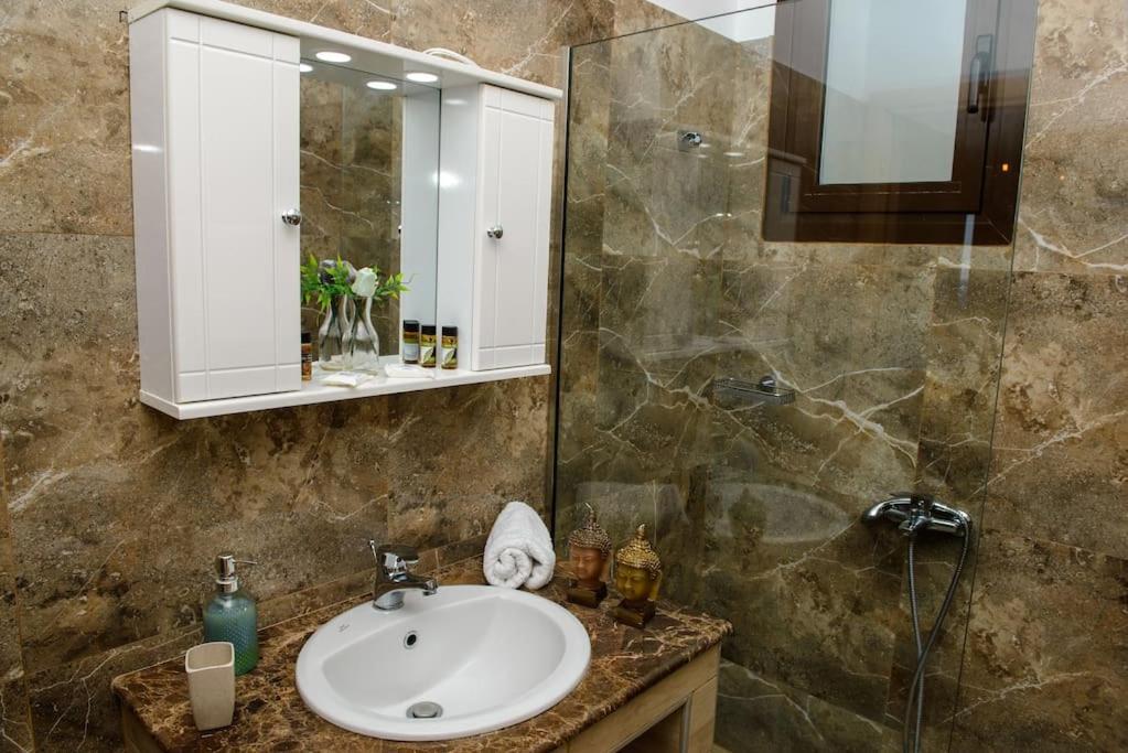 Blue Bay Villas , First Floor Архангелос Экстерьер фото