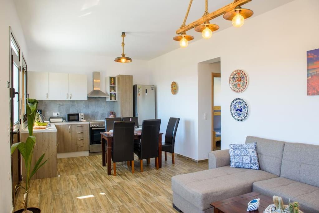 Blue Bay Villas , First Floor Архангелос Экстерьер фото